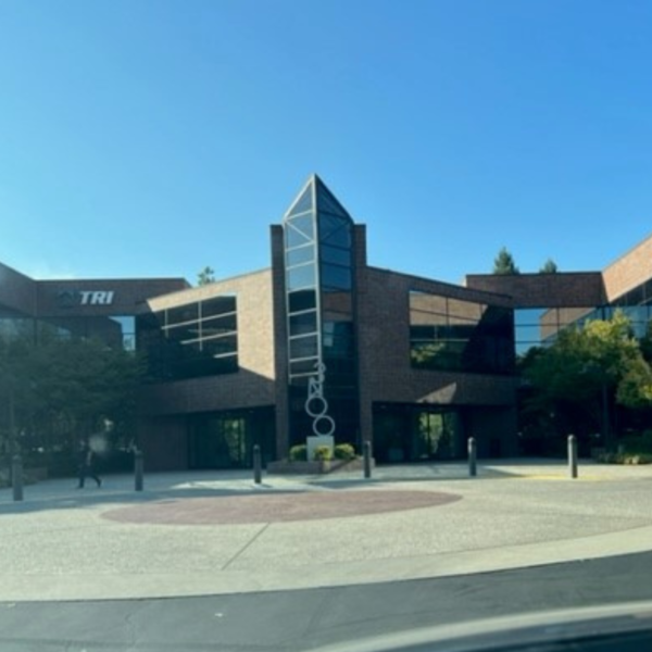 Exterior of Roseville, California Loan Production Office